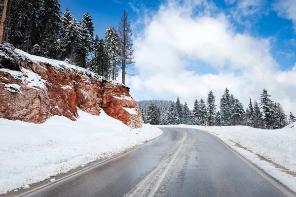 Estrada no inverno — Fotografia de Stock