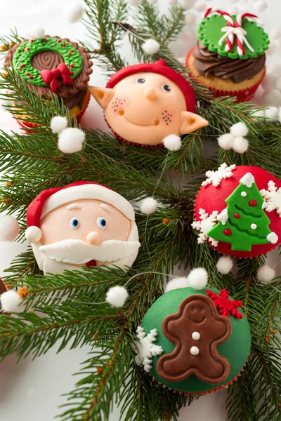 Cupcakes für Weihnachten dekoriert — Stockfoto