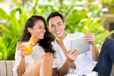 Bali dili çift tatil tablet pc ile 
