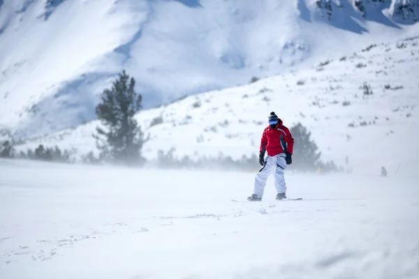 Snowboarder a hegyben — Stock Fotó