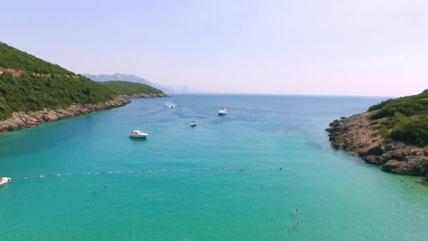 Güzel okyanus ve yatlar, Karadağ Hava, panoramik sahne — Stok video