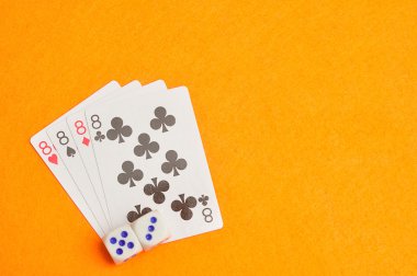 8 numaralı kartların farklı cinsten