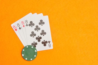 8 numaralı kartların farklı cinsten