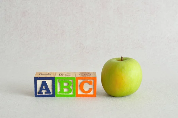 ABC z kolorowymi blokami alfabetu — Zdjęcie stockowe