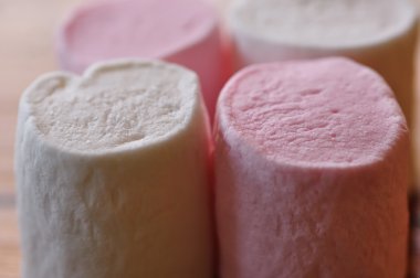 pembe ve beyaz krema