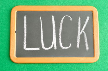 Bir kara tahta St Patrick's day - şans için ifadeler ile