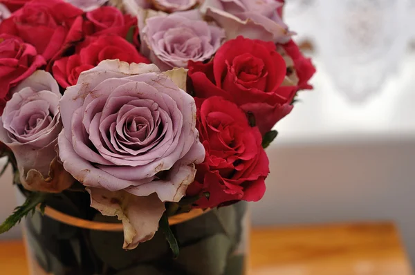 A rózsaszín és lila Rózsa csokor — Stock Fotó
