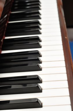 siyah ve beyaz piyano tuşları