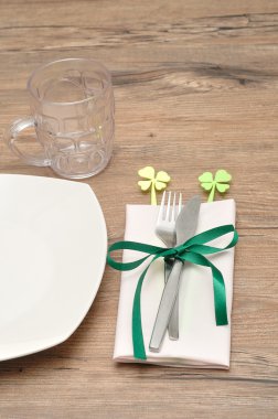 St Patrick's day festivaller için bir basit tablo ayarı