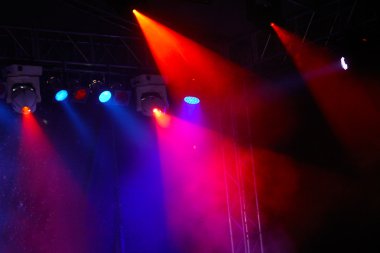 konser ışık gösterisi