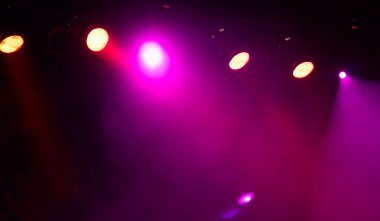 konser ışık gösterisi