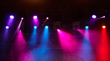 konser ışık gösterisi