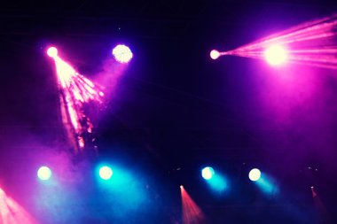 konser ışık gösterisi