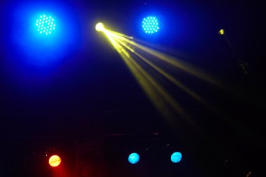 konser ışık gösterisi