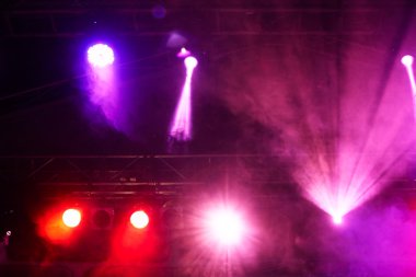 konser ışık gösterisi