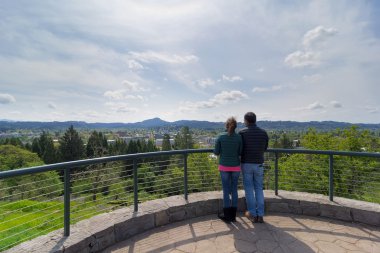 Skinner Butte Park güverte ile ilgilenen, Çift