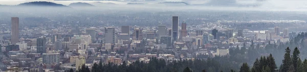 Mistige Portland Downtown Cityscape Panorama — Stockfoto