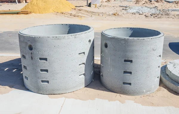 İki beton soakwells — Stok fotoğraf