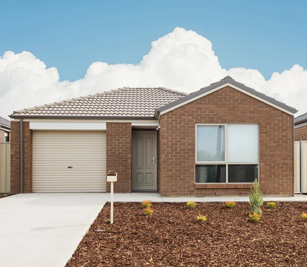 Modern Suburban House — Stock Photo, Image