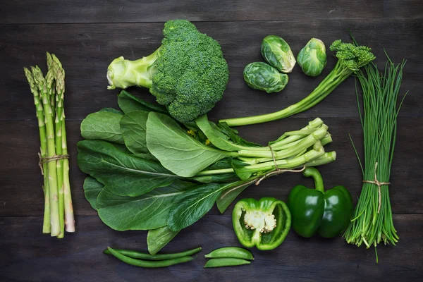 Produtos hortícolas orgânicos verdes frescos — Fotografia de Stock