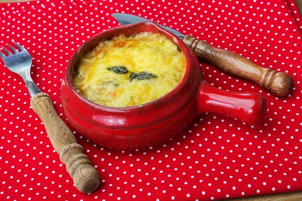 Julienne mit Pilzen — Stockfoto