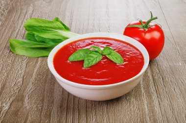 taze domates çorbası