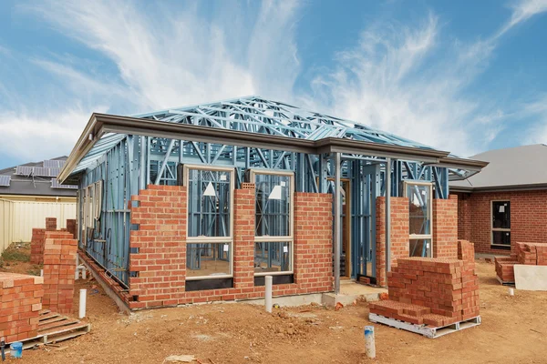 Nova casa de construção enquadramento — Fotografia de Stock