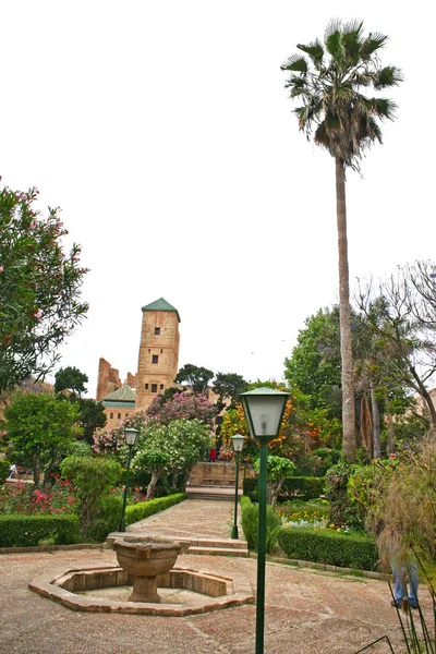 Jardines andaluces al borde de la antigua Kasbah del Uday — Foto de Stock