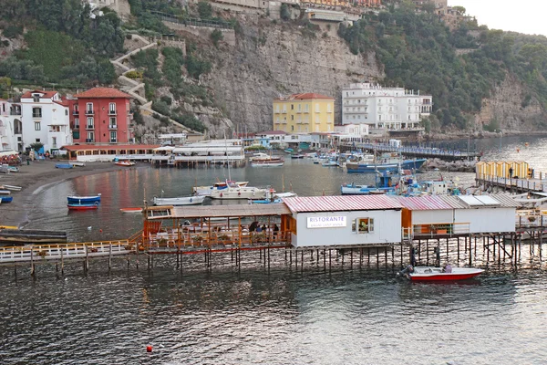 De haven van Marina Grande in Sorrento, Italië — Stockfoto