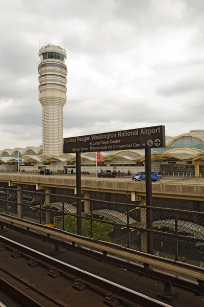 Washington DC metro sign at Ronald Reagan National airport — Stock Photo, Image