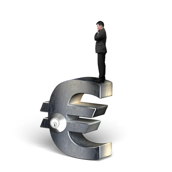 Мыслящий бизнесмен стоит на серебряном символе евро с замком — стоковое фото