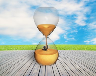 adam içinde kum saati sular altında yapıldı.