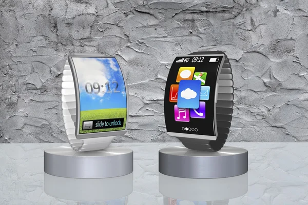 Coppia colorato smartwatch schermo curvo con cinturino in metallo su s — Foto Stock