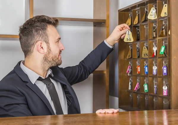 The Receptionist at the Hostel Reception — Stock Photo, Image