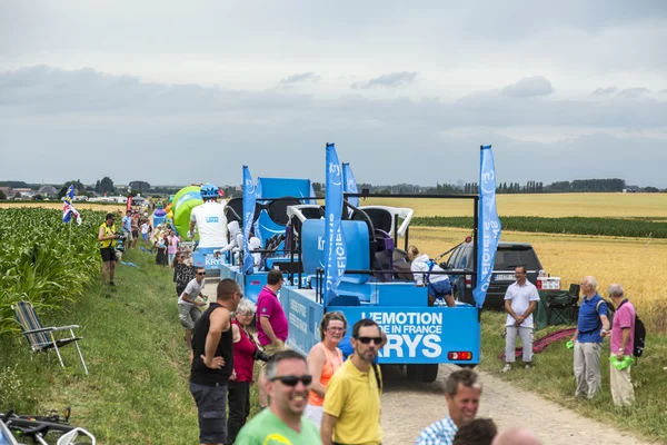 Kateřina Caravan na dlážděné silnici - Tour de France 2015 — Stock fotografie