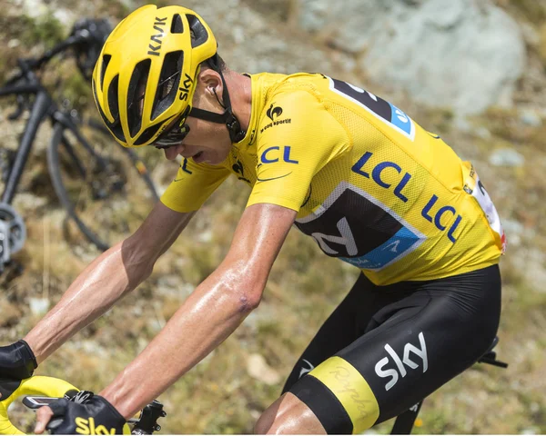 Christopher Froome op de wegen van de bergen - Tour de France 2015 — Stockfoto