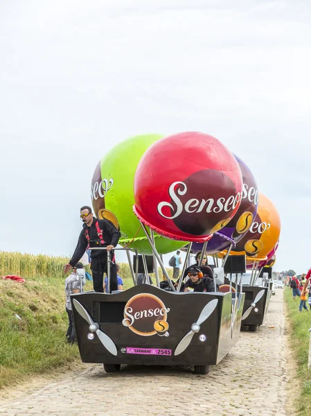 Senseo husvagn på en kullersten väg - Tour de France 2015 — Stockfoto