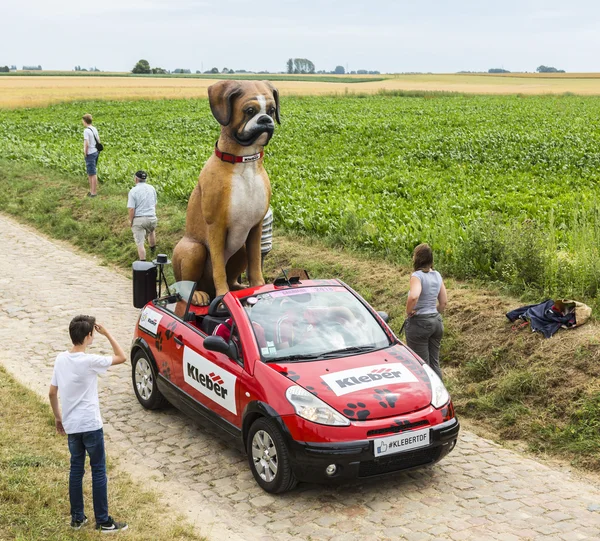 Kleber jármű egy macskaköves úton - Tour de France 2015 — Stock Fotó