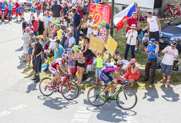 Two Cyclists on Col du Glandon - Tour de France 2015 — Stock Photo, Image