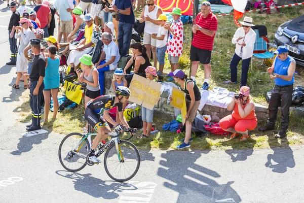 O ciclista Jacques Janse van Rensburg na Col du Glandon - Tour — Fotografia de Stock