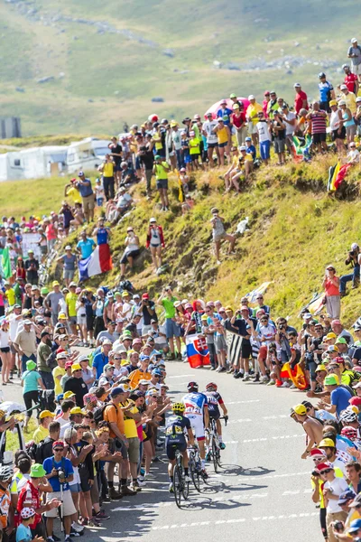 Tři Cyklisté na Col du Glandon - Tour de France 2015 — Stock fotografie