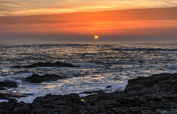 Schöne Aufnahme Des Sonnenaufgangs Über Dem Meer Der Bretagne Nordfrankreich — Stockfoto