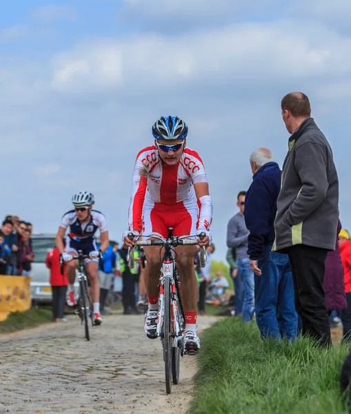 Camphin Pvle Francie Dubna 2014 Neidentifikovaní Mladí Cyklisté Dlážděné Silnici — Stock fotografie