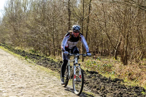 Wallers Arenberg Francie Dubna 2015 Neznámý Amatérský Cyklista Proslulé Dlážděné — Stock fotografie