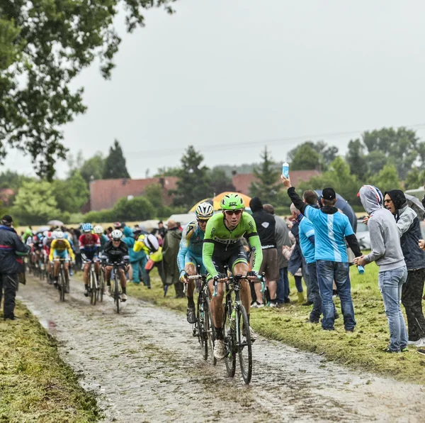 El ciclista Bauke Mollema en una carretera empedrada - Tour de France 201 — Foto de Stock