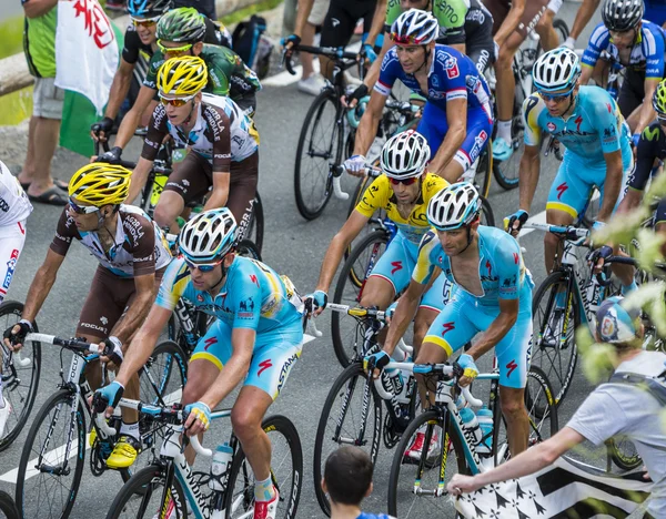 La maglia gialla all'interno del Peloton — Foto Stock