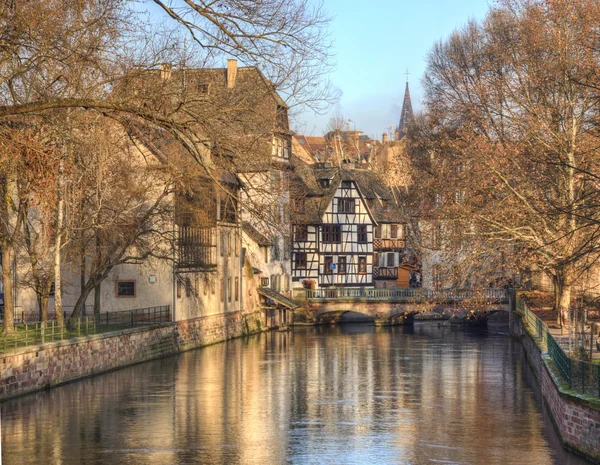 Canal de água em Estrasburgo — Fotografia de Stock