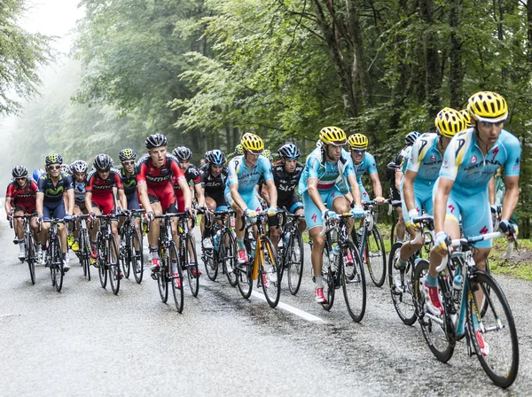 Astana Team e BMC Team passeio — Fotografia de Stock