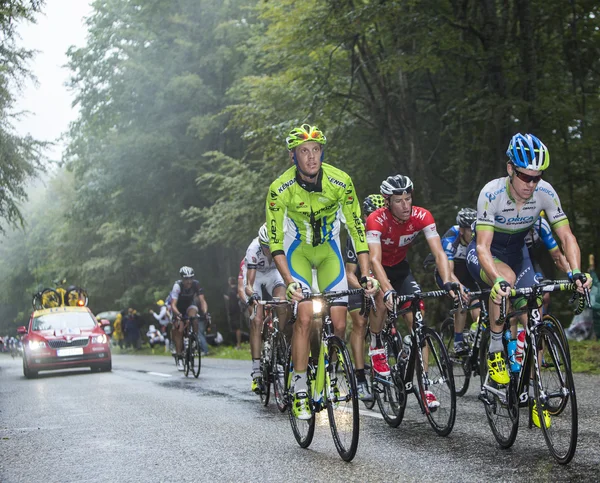 Fietsers rijden in peloton — Stockfoto