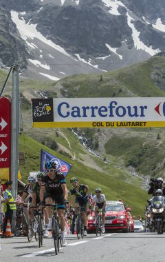 Bisikletçi Geraint Thomason Col du Lautaret - Fransa Bisiklet Turu 2014